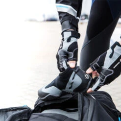 Crewsaver Short Finger Gloves -Water Sports Supplies crewsaver short finger glove 2 500x500 1