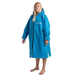 Frostfire Moonwrap - Waterproof Changing Robe - Long Sleeve - Electric Blue -Water Sports Supplies moonwrap long sleeve waterproof changing robe blue 6 500x500 1